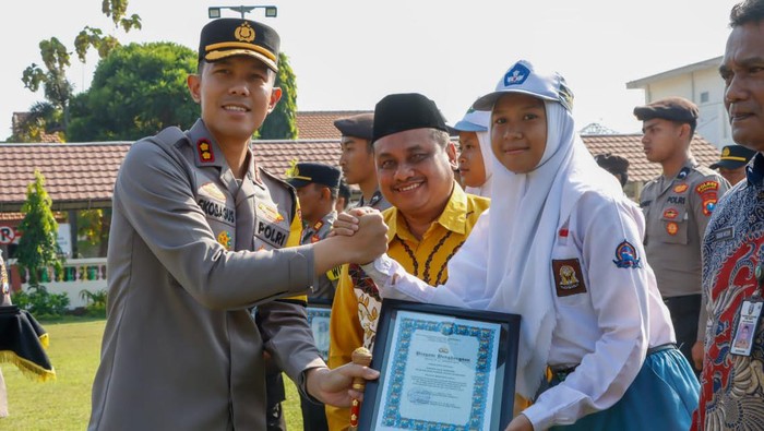 Kapolres Jombang ajak Gen Z dan Gen Y ubah Hari Valentine 2024 jadi Hari Kasih Suara. (Foto: Dok. Humas Polres Jombang)