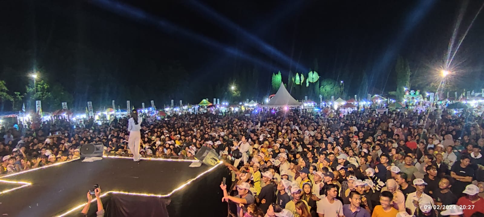 Ribuan Massa Kunjungi Konser Gebyar Indonesia Maju Di Kota Metro (Foto: Putra/Metropolis.co.id)