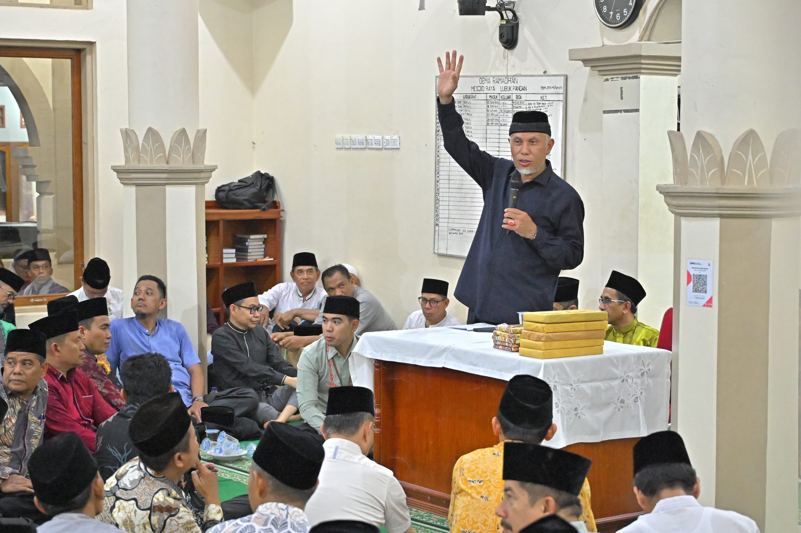 Gubernur Safari Ramadhan di Masjid Raya Lubuk Pandan