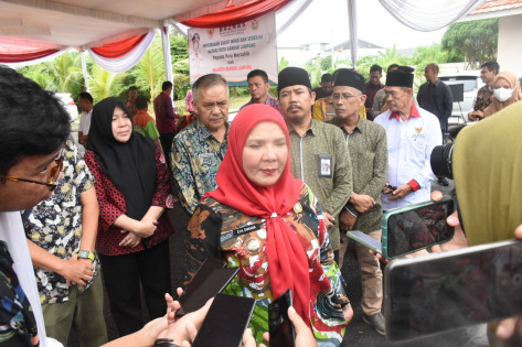 Walikota Bandar Lampung Eva Dwiana saat diwawancarai awak media. Foto : Tampan Fernando/Rilis.id