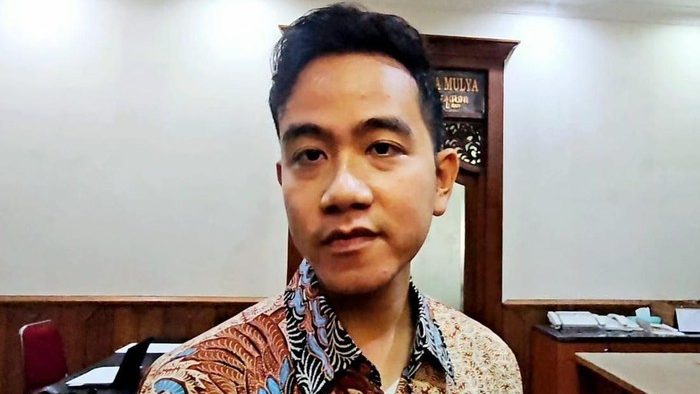 Gibran Rakabuming Raka di Balai Kota Solo, Jumat (19/4/2024). Foto: Tara Wahyu NV/detikJateng