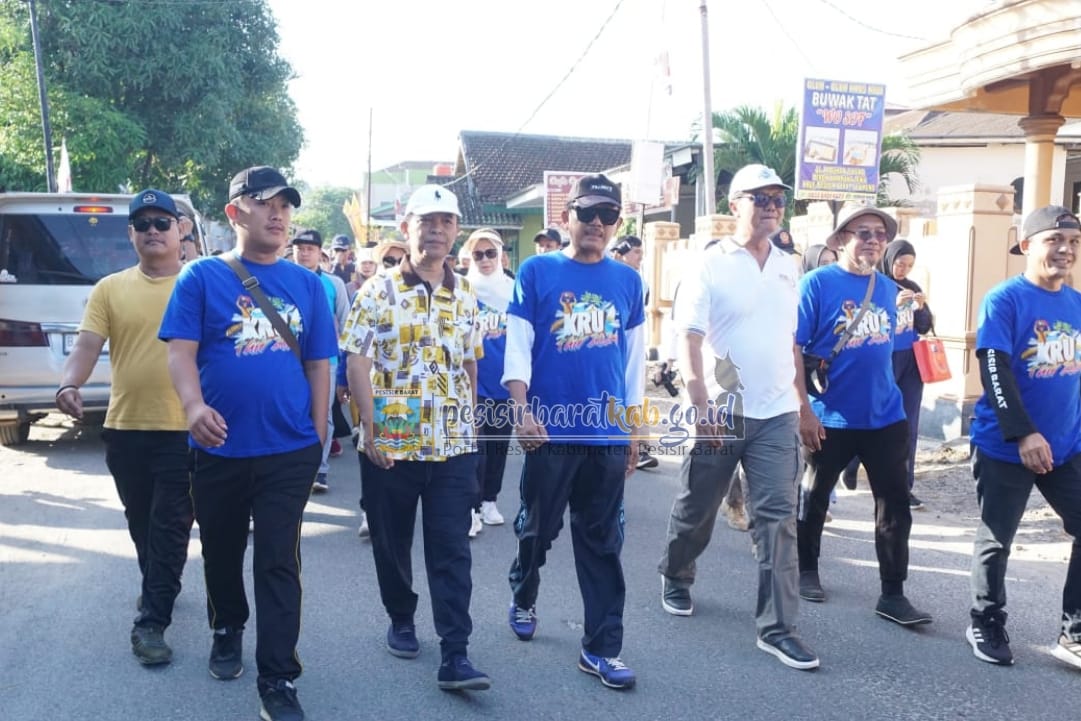 Bupati Agus Istiqlal Buka Jalan Sehat Krui Fair Tahun 2024