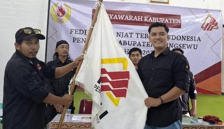 Pengurus Provinsi Federasi panjat tebing indonesia (FPTI Lampung) kukuhkan ketua terpilih FPTI Kabupaten Pringsewu di Aula SMK Yasmida Ambarawa