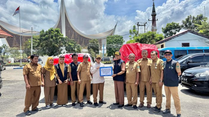 Bergerak Cepat, Pemprov Sumbar Antar 2.220 Kilogram Beras dan Logistik ke Dua Kabupaten