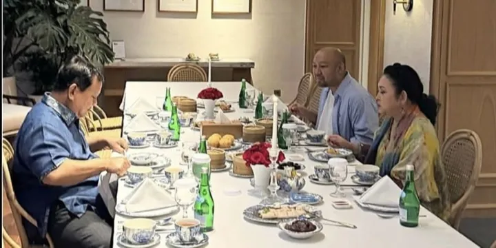 Momentum Presiden Prabowo Bukber dengan Bu Titiek dan Didit