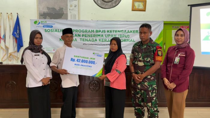 BPJamsostek Lamteng Sosialisasikan Program dan Serahkan Santunan di Kampung Rengas