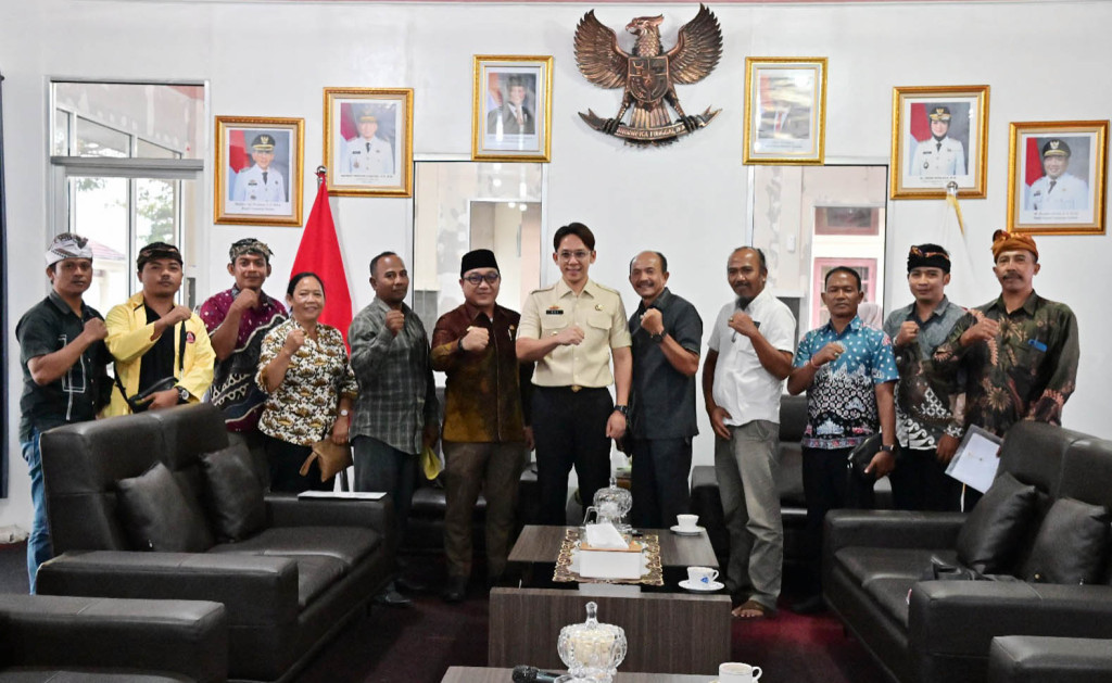 Bupati Egi Terima Audiensi Panitia Dharma Santi Lampung Selatan