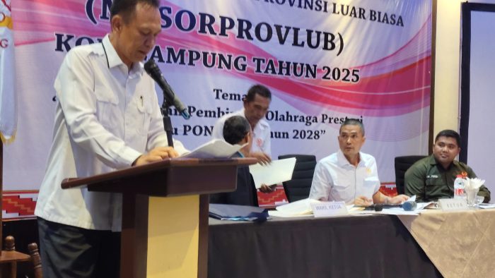 Ketum KONI LamoungbTerpilih Taufik Hidayat saat memberikan pidato perdana di Hotel Akas (Foto :Poet)