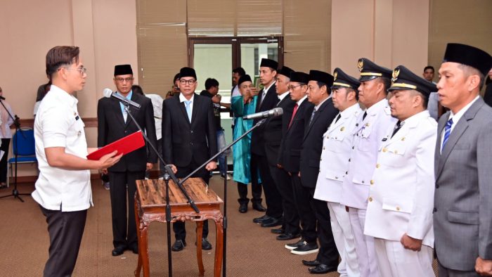 Lantik Delapan Pejabat Administrator, Bupati Egi Pejabat Jangan Anti Kritik