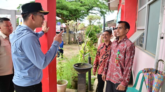 Sidak ke UPTD Puskesmas Hajimena, Bupati Egi Kecewa Banyak Pegawai Sudah Pulang Kantor