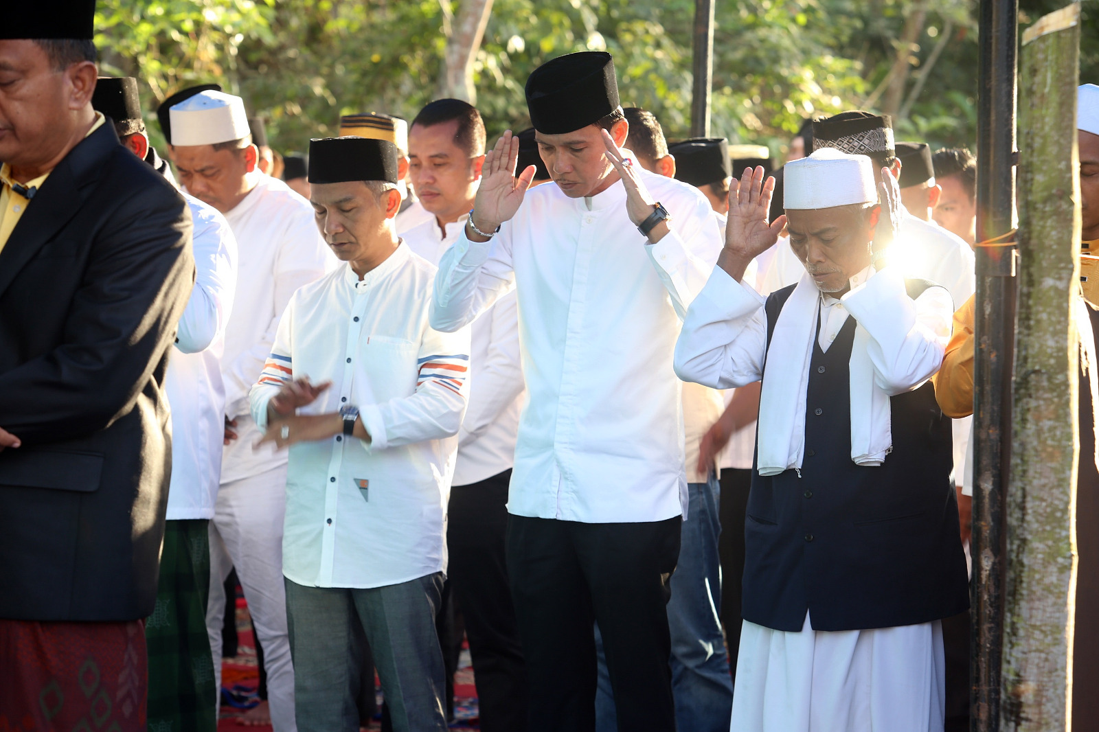 Bupati dan Wabup Kaur Solat Idul Adha Bersama Warga Pasar Baru Nasal