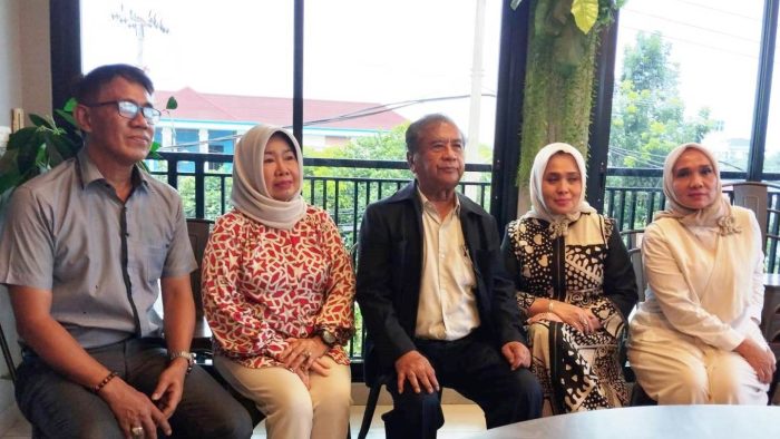 tiga pemohon yakni yakni Ny. Ratnawati Amir, Gustaf Gautama dan Raditee Sanusi Husin didampingi kuasa Hukum Maruar siahaan