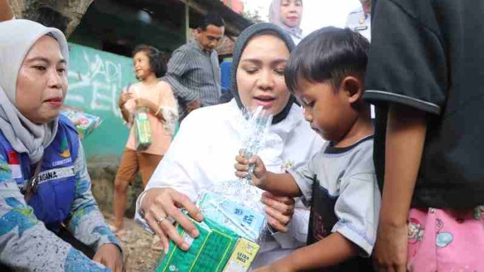 Pemprov Salurkan Bansos untuk Korban Banjir di Way Lunik