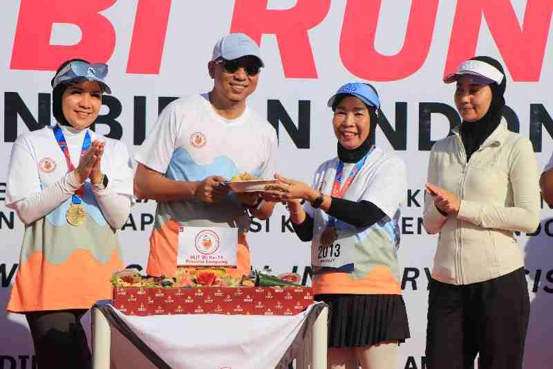 Peringatan Hari Bidan Internasional Melalui Fun Run