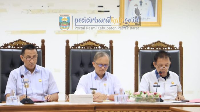 Pemkab Pesibar Gelar Rapat Persiapan Pisah Sambut Bupati dan Wabup Pesibar