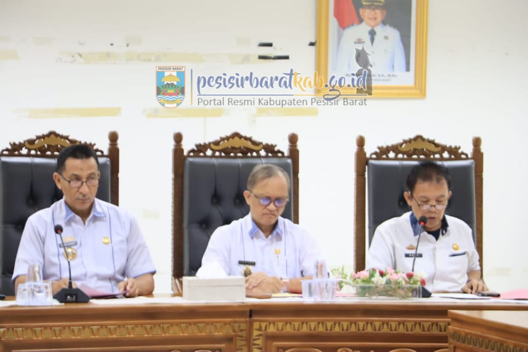 Pemkab Pesibar Gelar Rapat Persiapan Pisah Sambut Bupati dan Wabup Pesibar