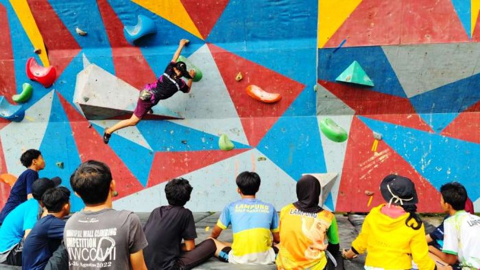 Atlet FPTI saat Pelatda di Venue Wall Climbing di PKOR Lampung