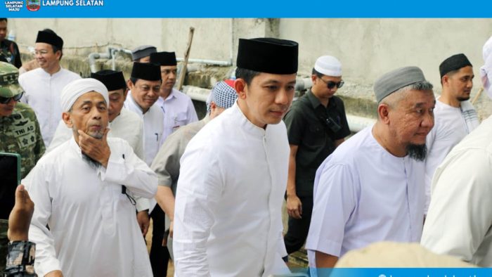 Bupati Egi Hadiri Ijtima Ulama Dunia 2025, Kota Baru Berdenyut oleh Zikir dan Pergerakan UMKM Bupati Egi Hadiri Ijtima Ulama Dunia 2025, Kota Baru Berdenyut oleh Zikir dan Pergerakan UMKM