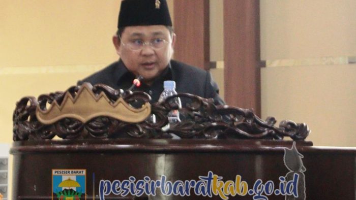 Wabup Irawan Topani Hadiri Paripurna DPRD Pesisir Barat Wabup Irawan Topani Hadiri Paripurna DPRD Pesisir Barat
