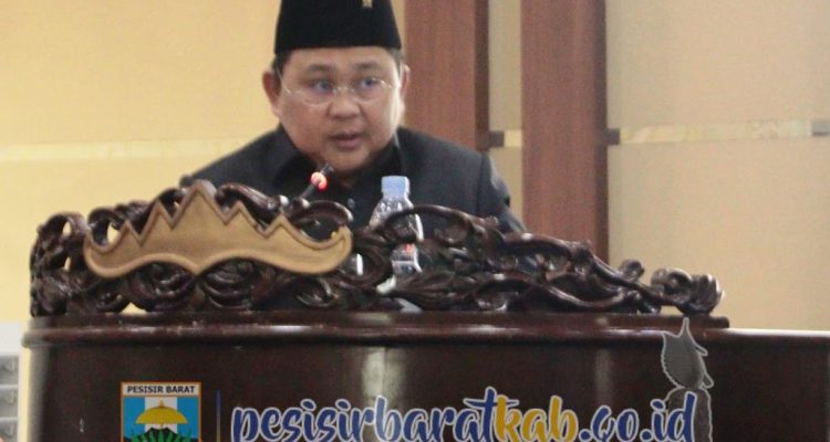 Wabup Irawan Topani Hadiri Paripurna DPRD Pesisir Barat Wabup Irawan Topani Hadiri Paripurna DPRD Pesisir Barat