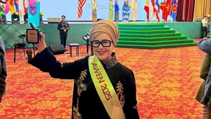 Desainer Lampung Raih Awen Award di Kamboja Desainer Lampung Raih Awen Award di Kamboja