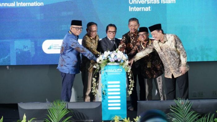 Diikuti-Ilmuwan-dari-31-Negara-AICIS-2025-Bahas-Isu-Aktual-untuk-Kemaslahatan.jpg 5 Desember 2025