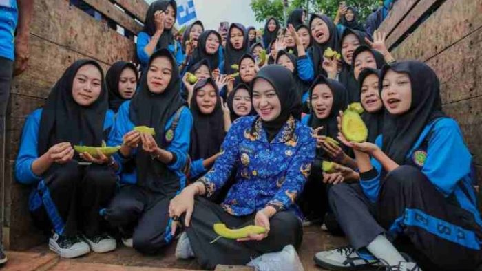 IMG-20251029-WA0016-768x512Ribuan Warga Lamtim Pecahkan Rekor MURI Bersama Wagub Jihan, Angkat Pamor Alpukat Siger ke Dunia Ribuan Warga Lamtim Pecahkan Rekor MURI Bersama Wagub Jihan, Angkat Pamor Alpukat Siger ke Dunia