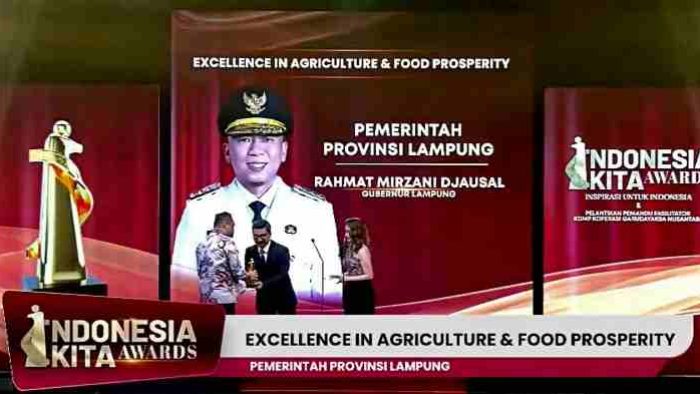 Pemprov Lampung Raih Penghargaan Excellence in Agriculture and Food Prosperity Pemprov Lampung Raih Penghargaan Excellence in Agriculture and Food Prosperity