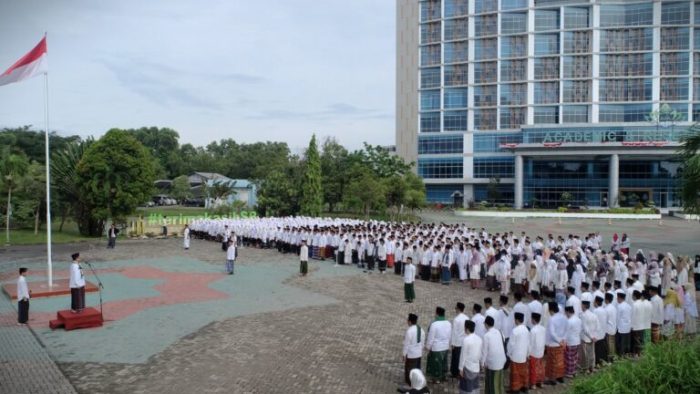 Peringati Hari Santri 2025, UIN Raden Intan Gelar Apel dan Istighosah