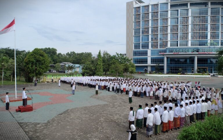Peringati Hari Santri 2025, UIN Raden Intan Gelar Apel dan Istighosah