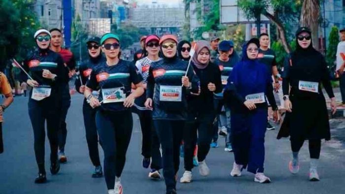 Purnama Wulan Sari Lepas Peserta Charity Run For Palestina, Lari Bersama untuk Kemanusiaan Purnama Wulan Sari Lepas Peserta Charity Run For Palestina, Lari Bersama untuk Kemanusiaan