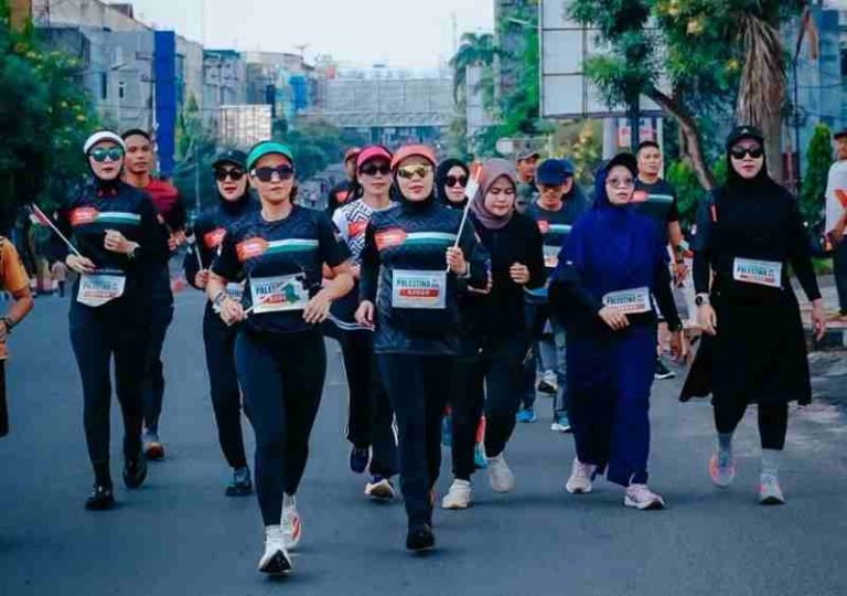 Purnama Wulan Sari Lepas Peserta Charity Run For Palestina, Lari Bersama untuk Kemanusiaan