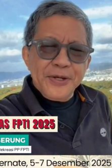 Wakil ketua bidang panjat tebing alam dan Rekreasi di Federasi Panjat Tebing Indonesia (FPTI) Rocky Gerung