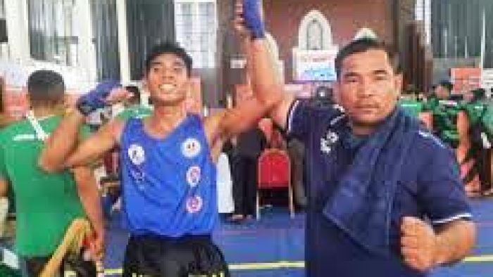 Ketua Pengprov PBMI Lampung, Khairil Anas dengan Atlret Abdul Muis saat PON Aceh-Sumut