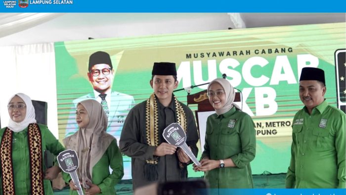 Bupati Egi Hadiri Pembukaan Muscab PKB Lampung di Pantai Sebalang