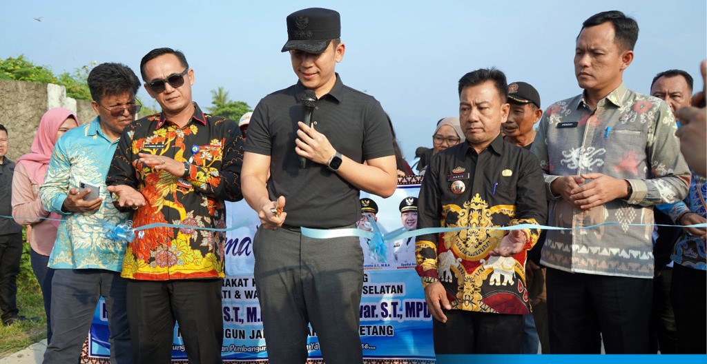 Bupati Egi Resmikan Jalan Lubuk Dalam-Way Urang