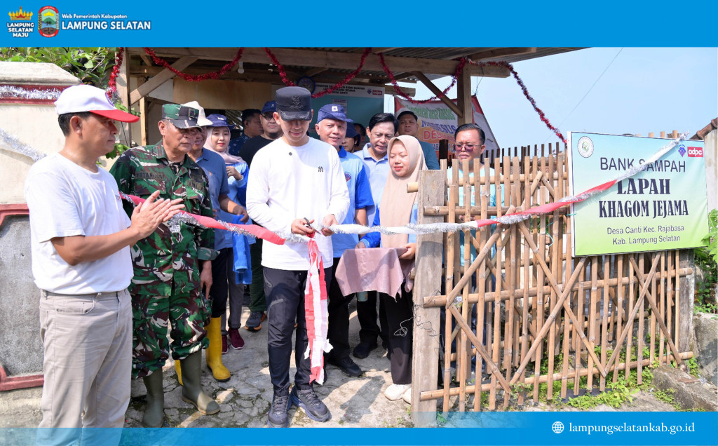 Bupati Egi Resmikan Bank Sampah Lapah Khagom Jejama